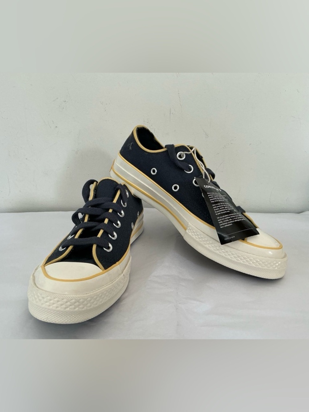 Converse Men Chuck 70 Canvas & Cotton Low Top Sneaker - Picture 10 of 11